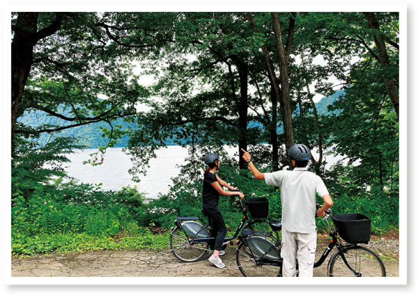 湖畔のサイクリング